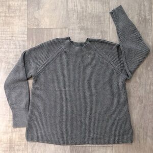 Banana Republic crew neck knit sweater